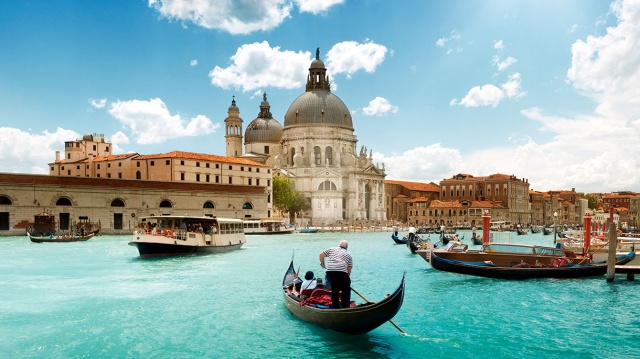 Venedik'in Kanallar&#305;nda En Uygun Fiyatlarla Su Taksisi ve Tekne Turu Keyfi